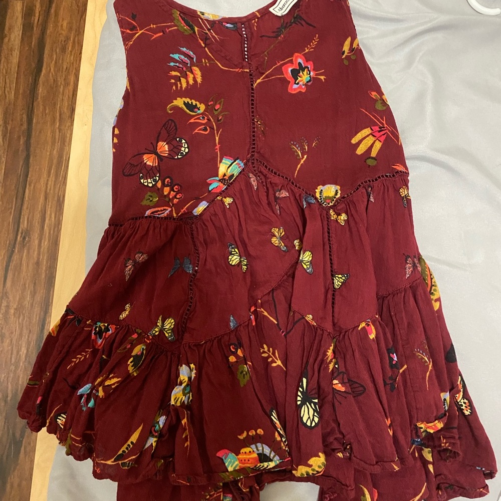 Abercrombie & Fitch Ruffled Butterfly Top in Burgundy